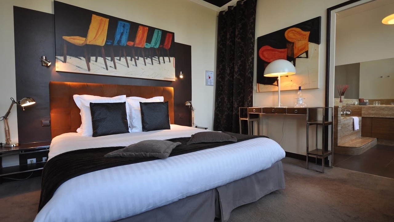Photo of Bedroom in Saint-Loubes