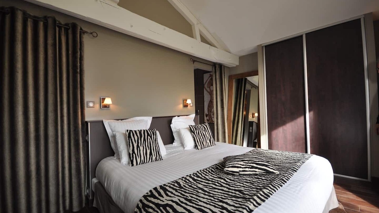 Photo of Bedroom in Saint-Loubes
