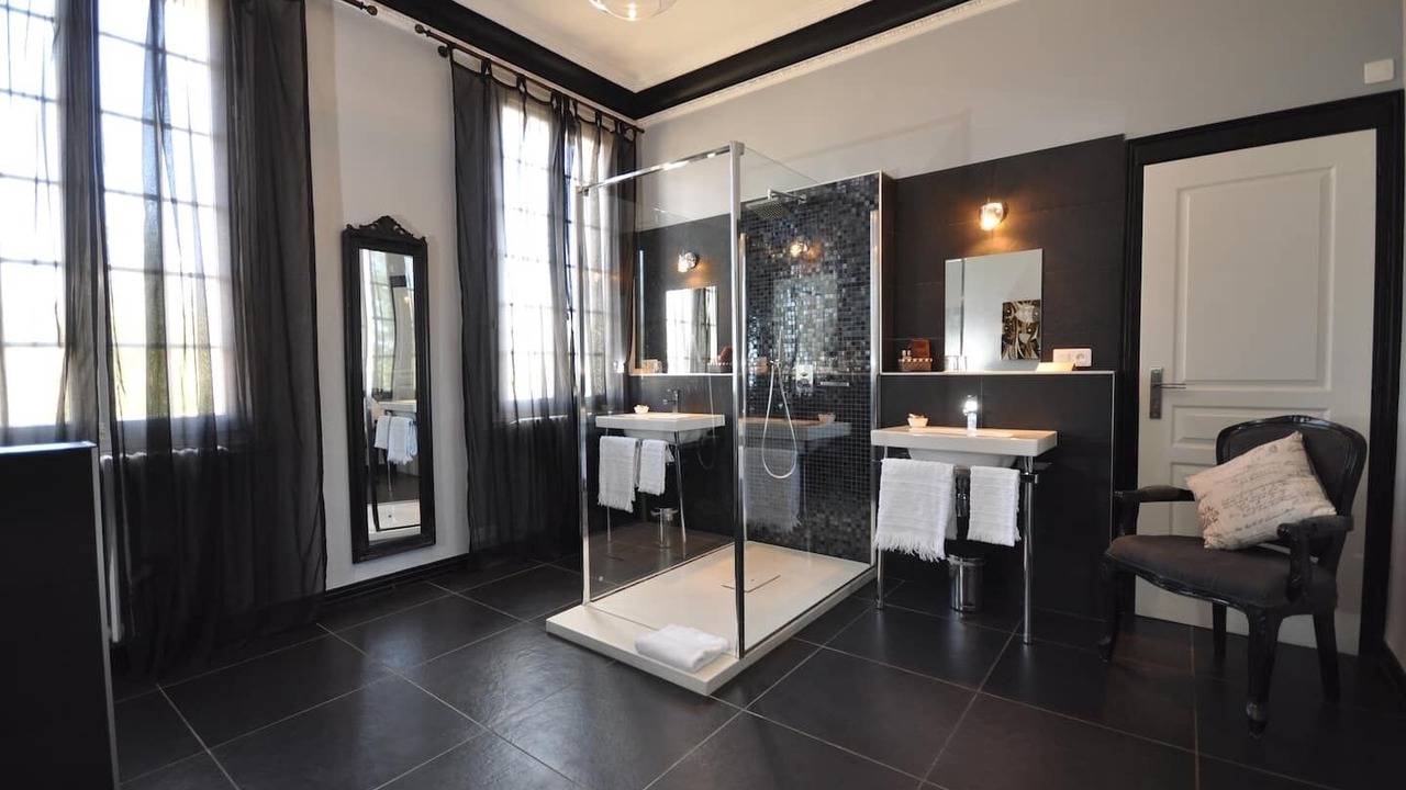 Photo of Bathroom in Saint-Loubes