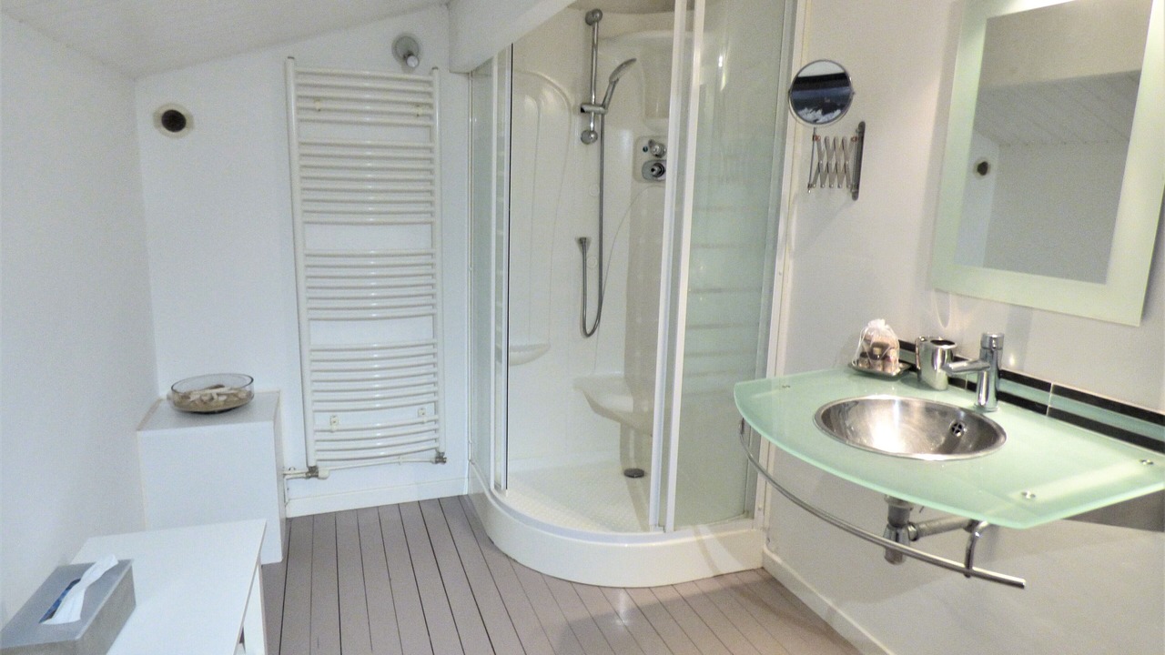 Photo of Bathroom in Messanges