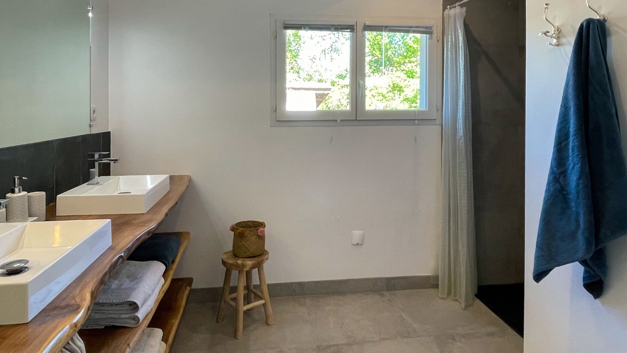 Photo of Bathroom in Grezillac