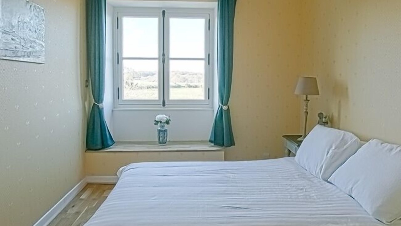 Photo of Bedroom in Benest