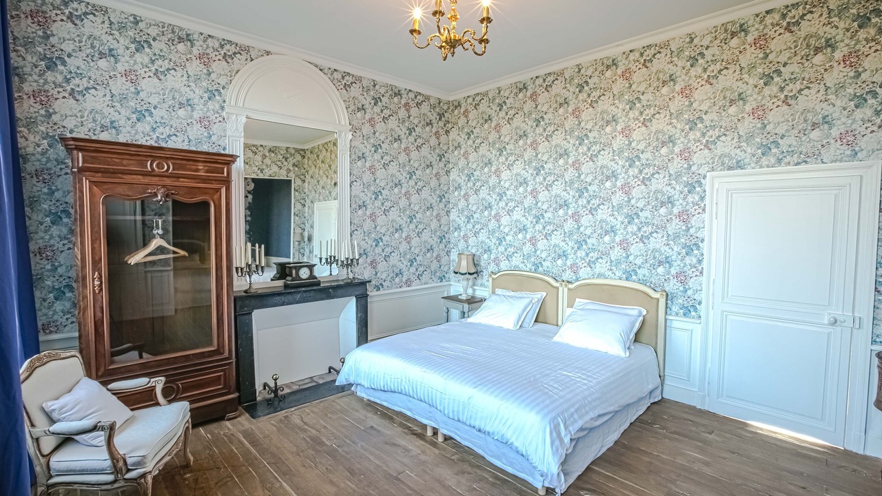Photo of Bedroom in Benest