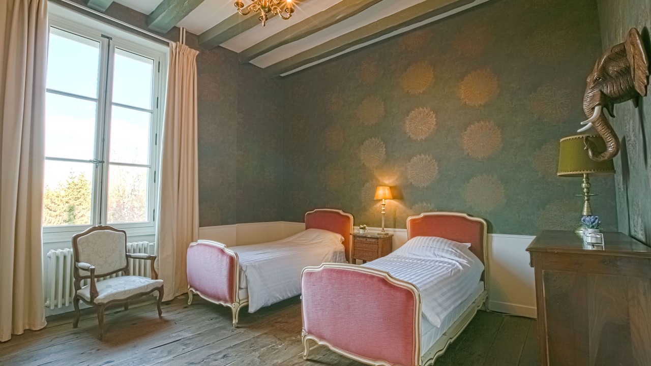 Photo of Bedroom in Benest