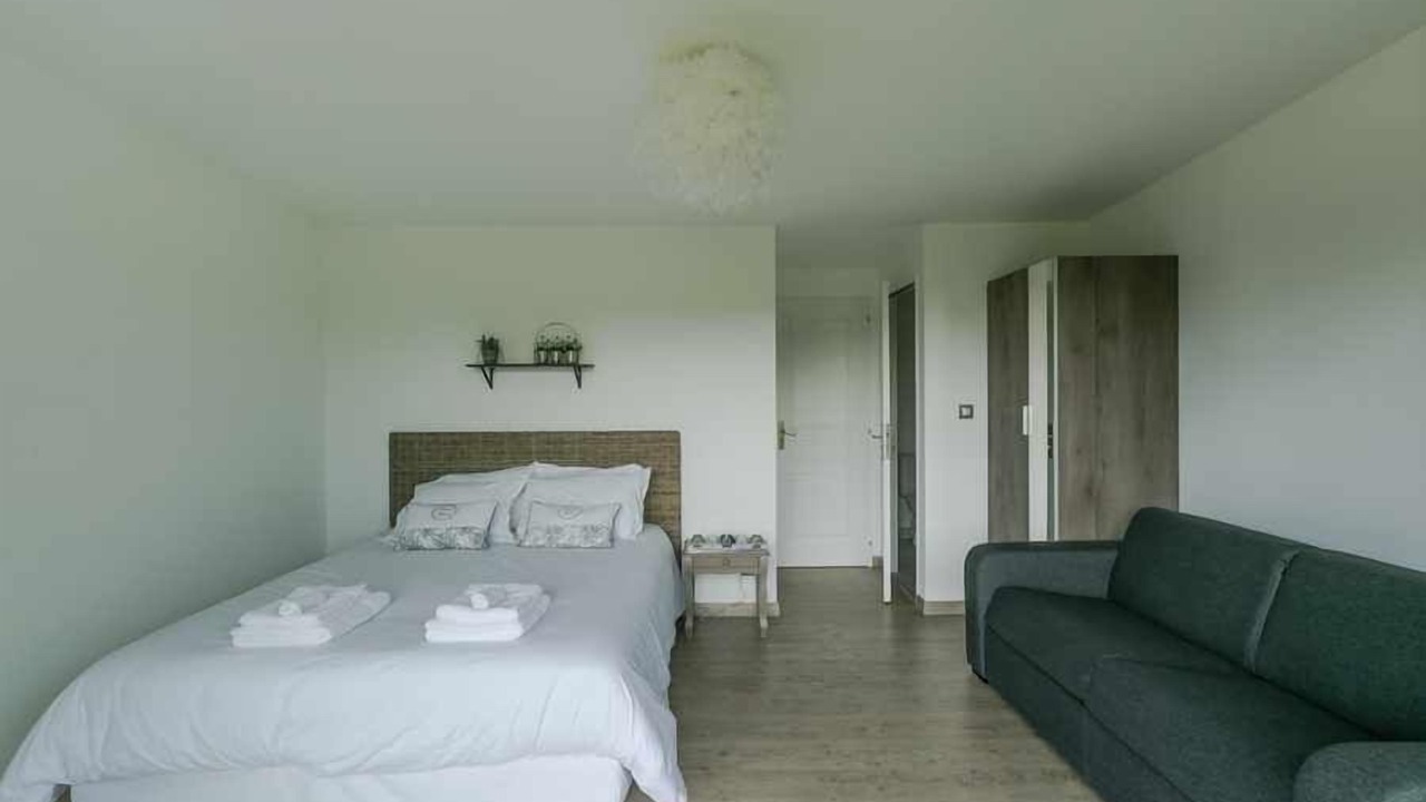 Photo of Bedroom in Benest