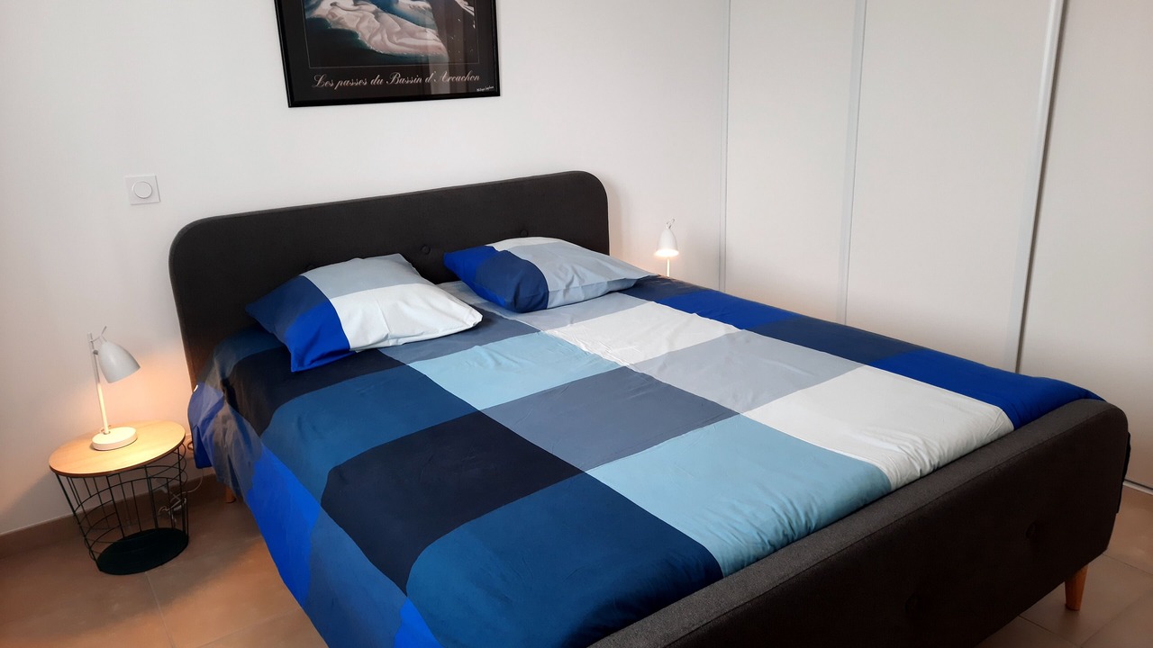 Photo of Bedroom in Gujan-Mestras