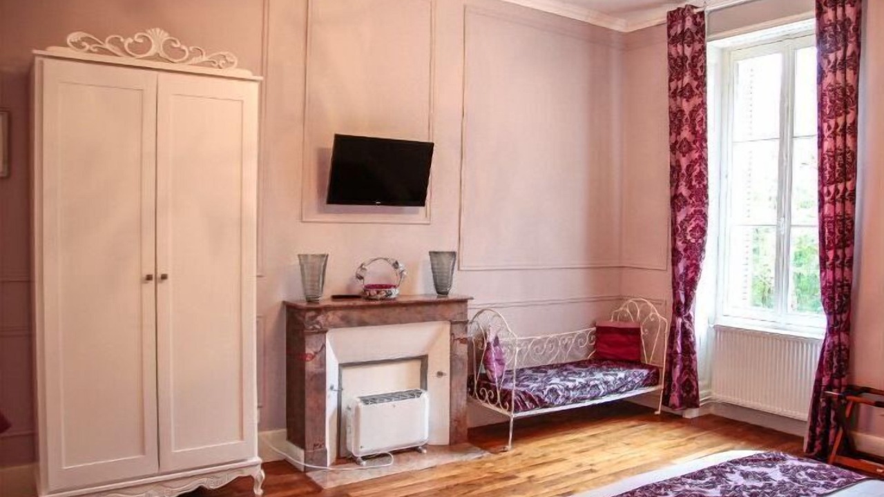 Photo of Bedroom in Vendeuvre-du-Poitou