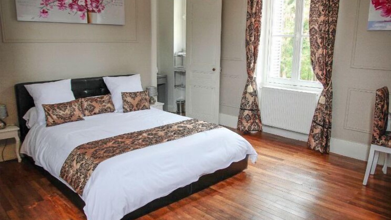 Photo of Bedroom in Vendeuvre-du-Poitou