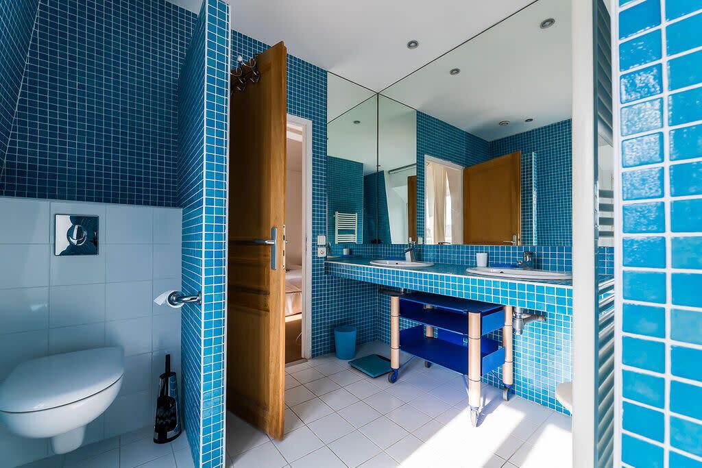 Photo of Bathroom in Behobie