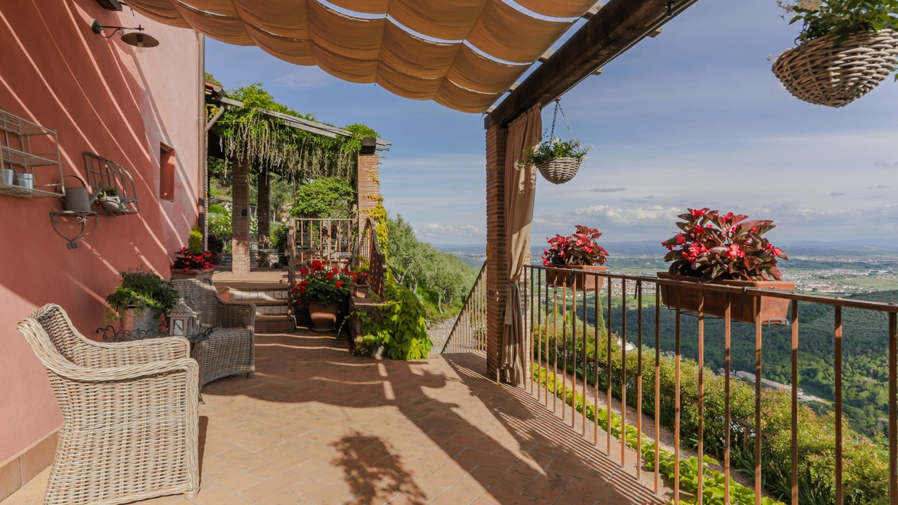 Photo of Patio Balcony in Buti