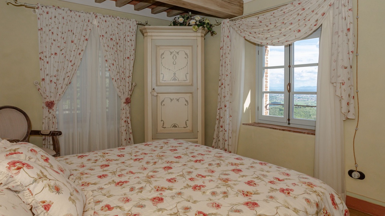 Photo of Bedroom in Buti