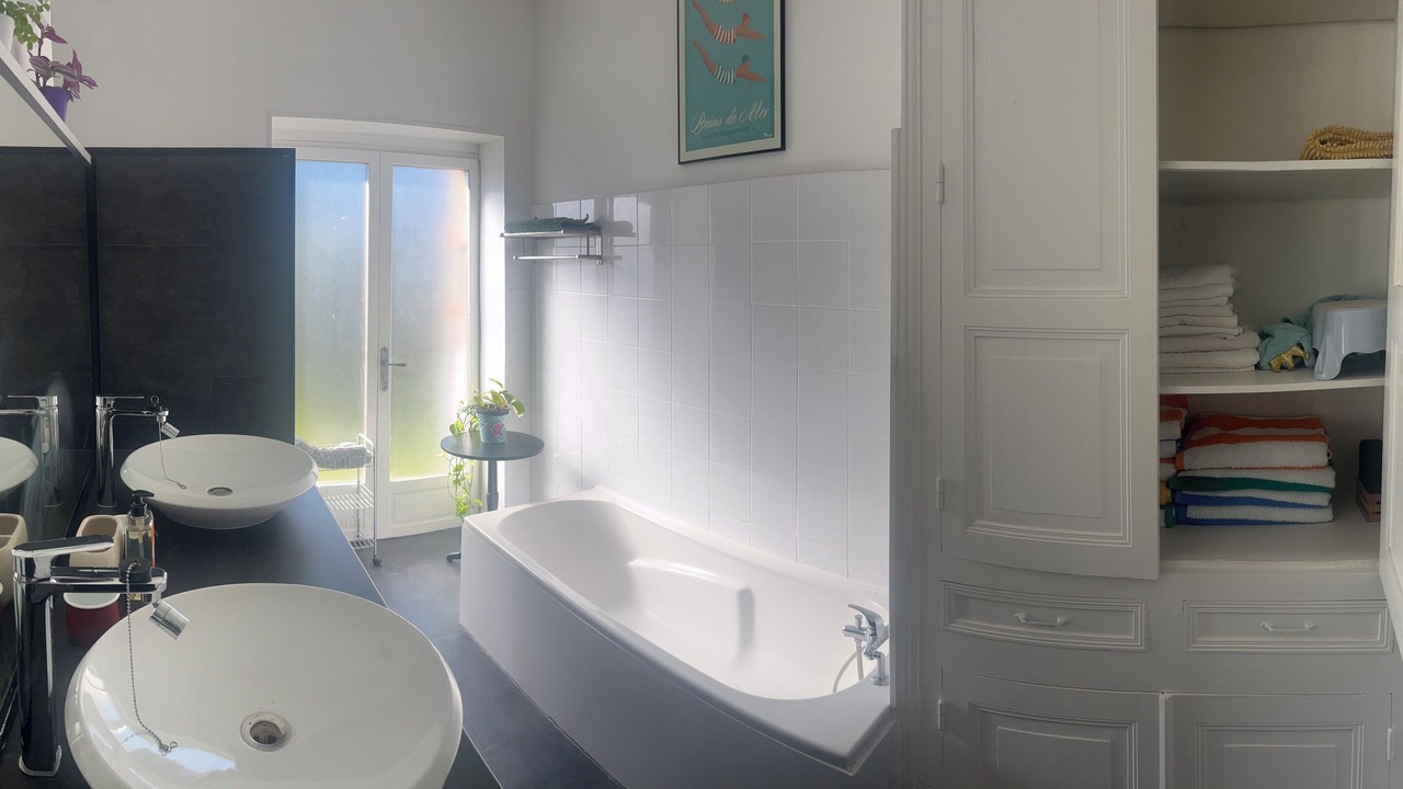 Photo of Bathroom in Saint-Pierre-de-Frugie