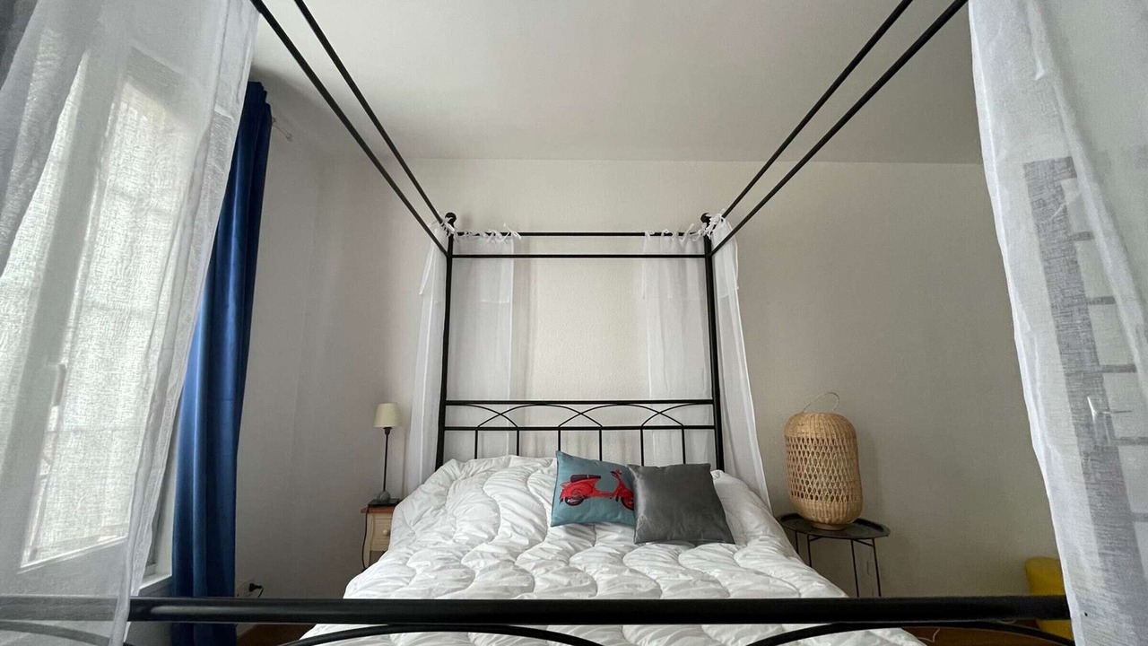 Photo of Bedroom in La Rochelle City Centre
