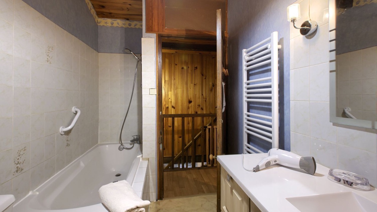 Photo of Bathroom in Mios