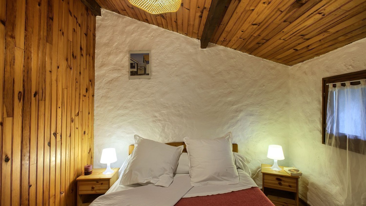 Photo of Bedroom in Mios