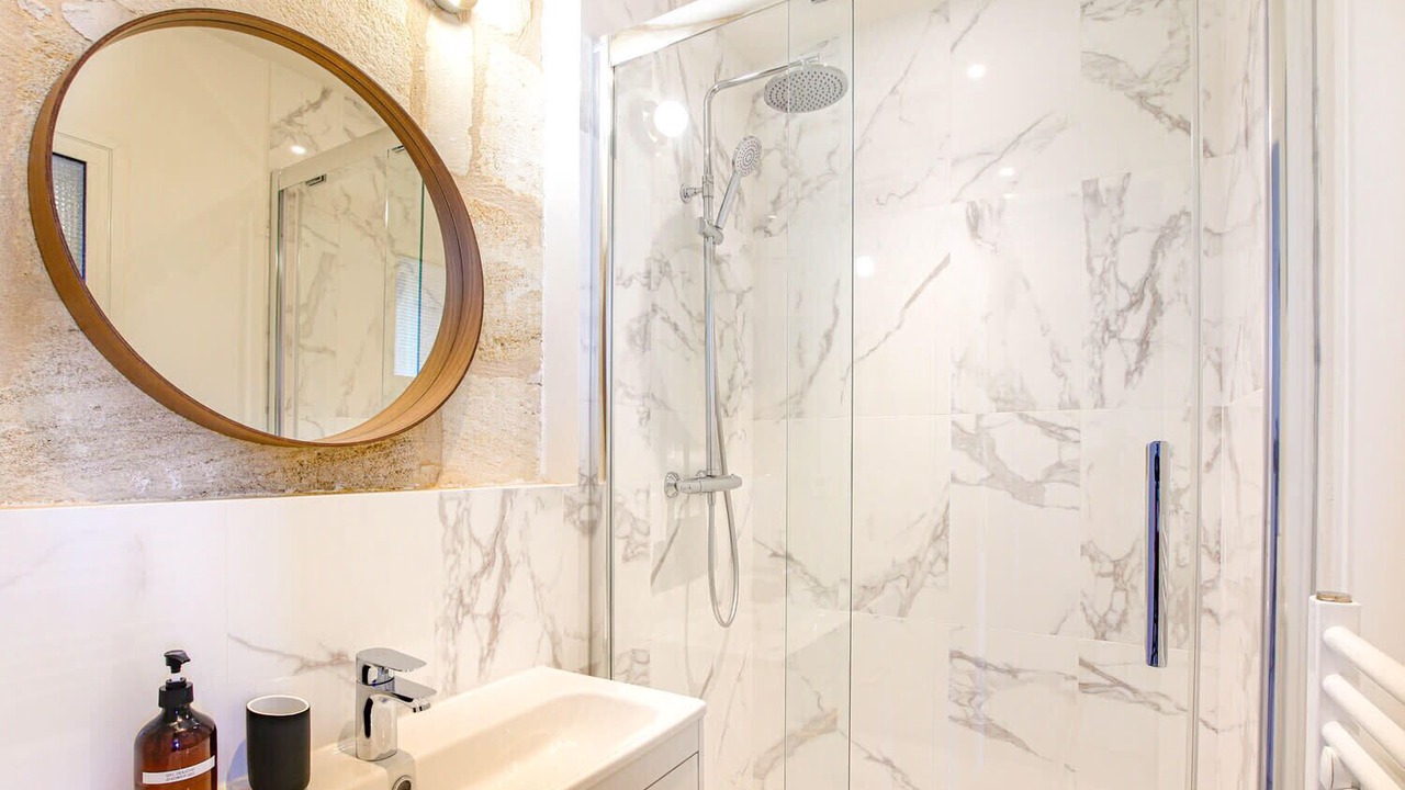 Photo of Bathroom in Bordeaux City Centre