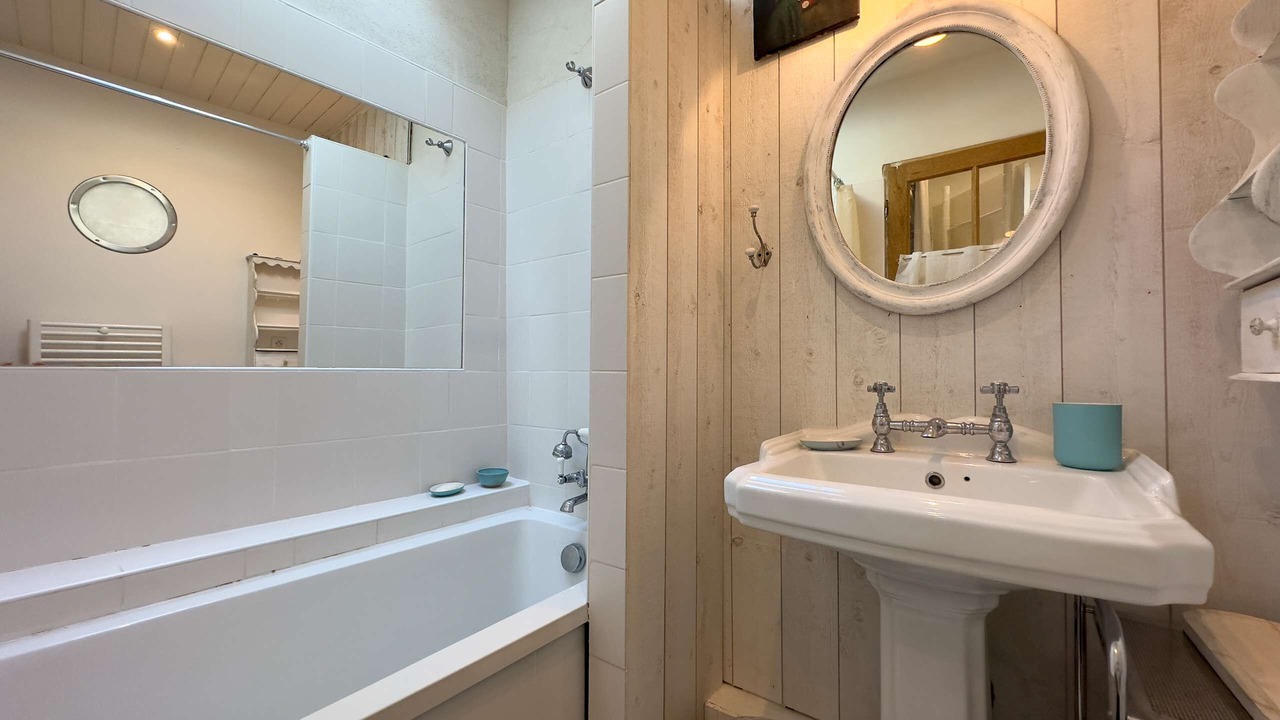 Photo of Bathroom in Ars-en-Re