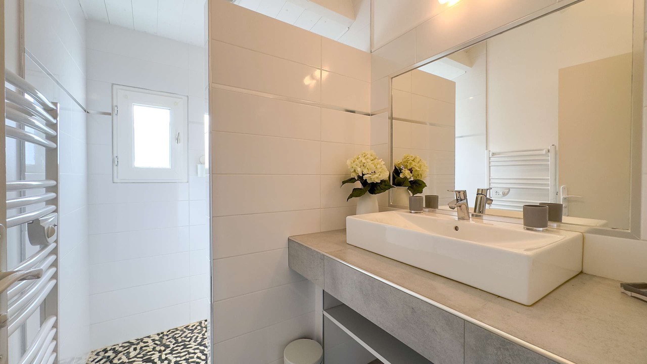 Photo of Bathroom in Ars-en-Re