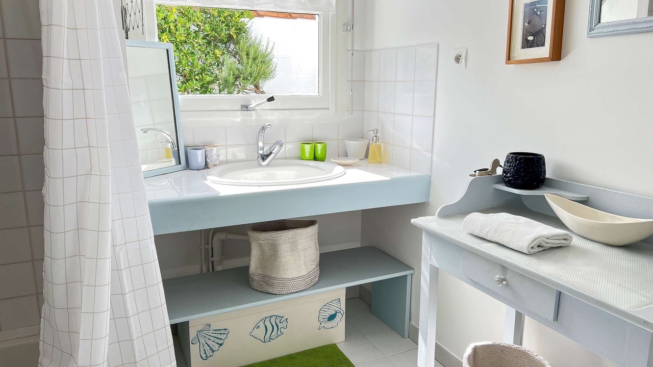 Photo of Bathroom in Le Bois-Plage-en-Re