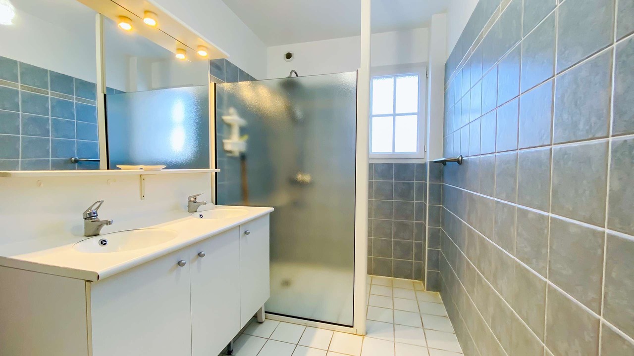 Photo of Bathroom in La Couarde-sur-Mer