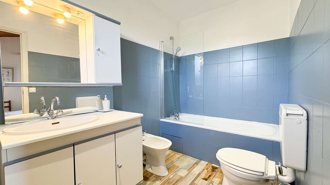 Photo of Bathroom in La Couarde-sur-Mer