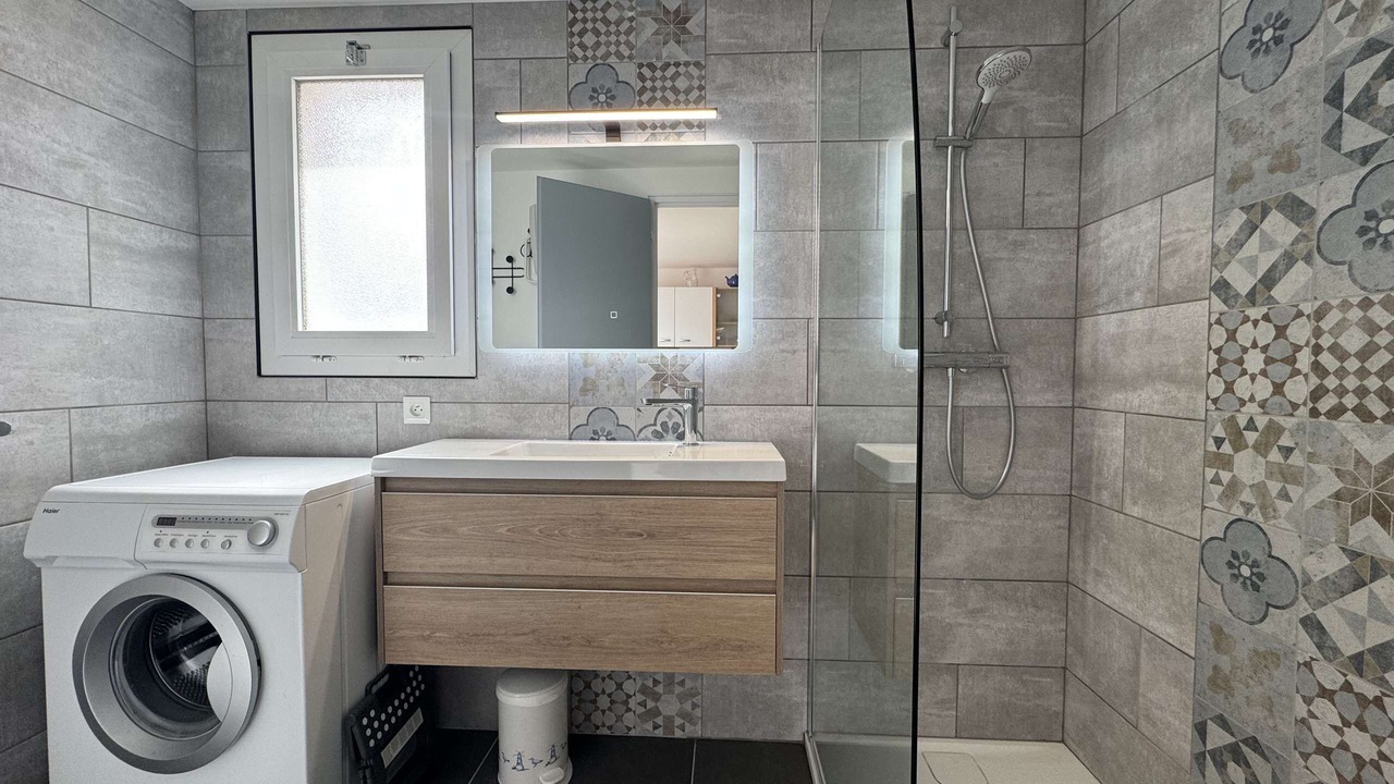 Photo of Bathroom in La Couarde-sur-Mer