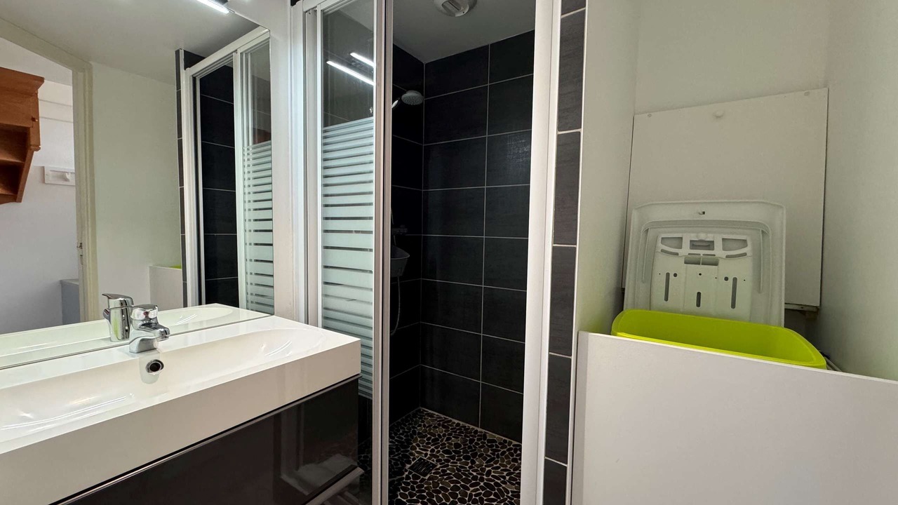 Photo of Bathroom in La Couarde-sur-Mer