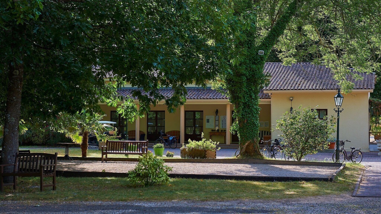Photo of Others in Salles
