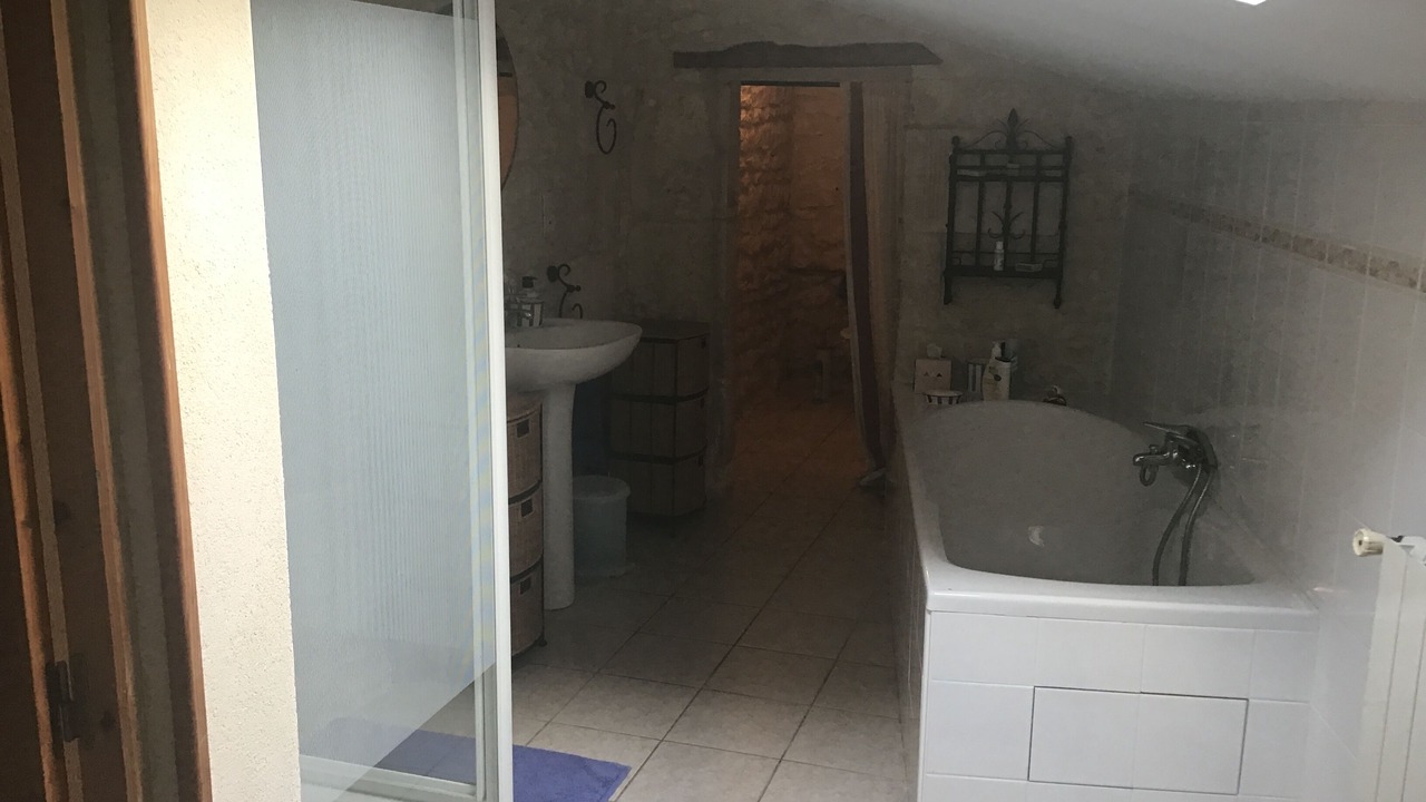 Photo of Bathroom in Clion