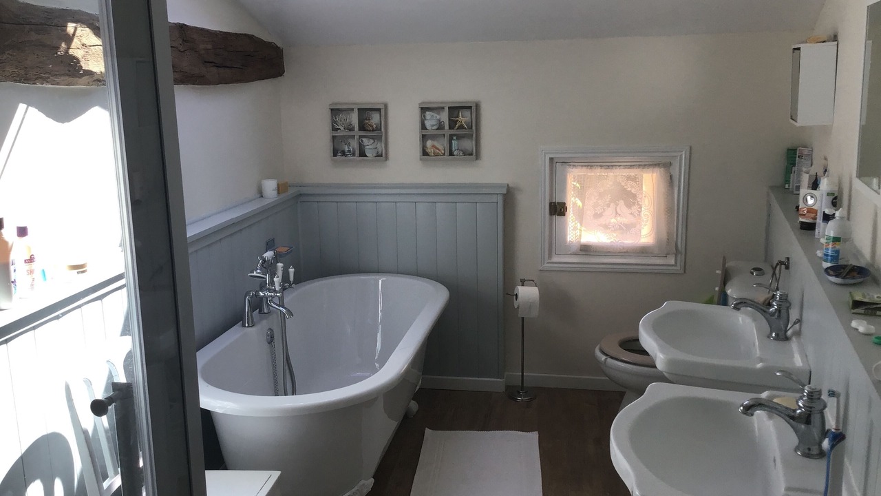 Photo of Bathroom in Clion