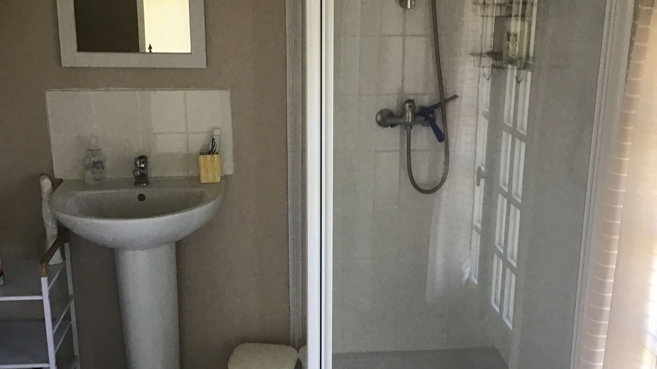 Photo of Bathroom in Clion
