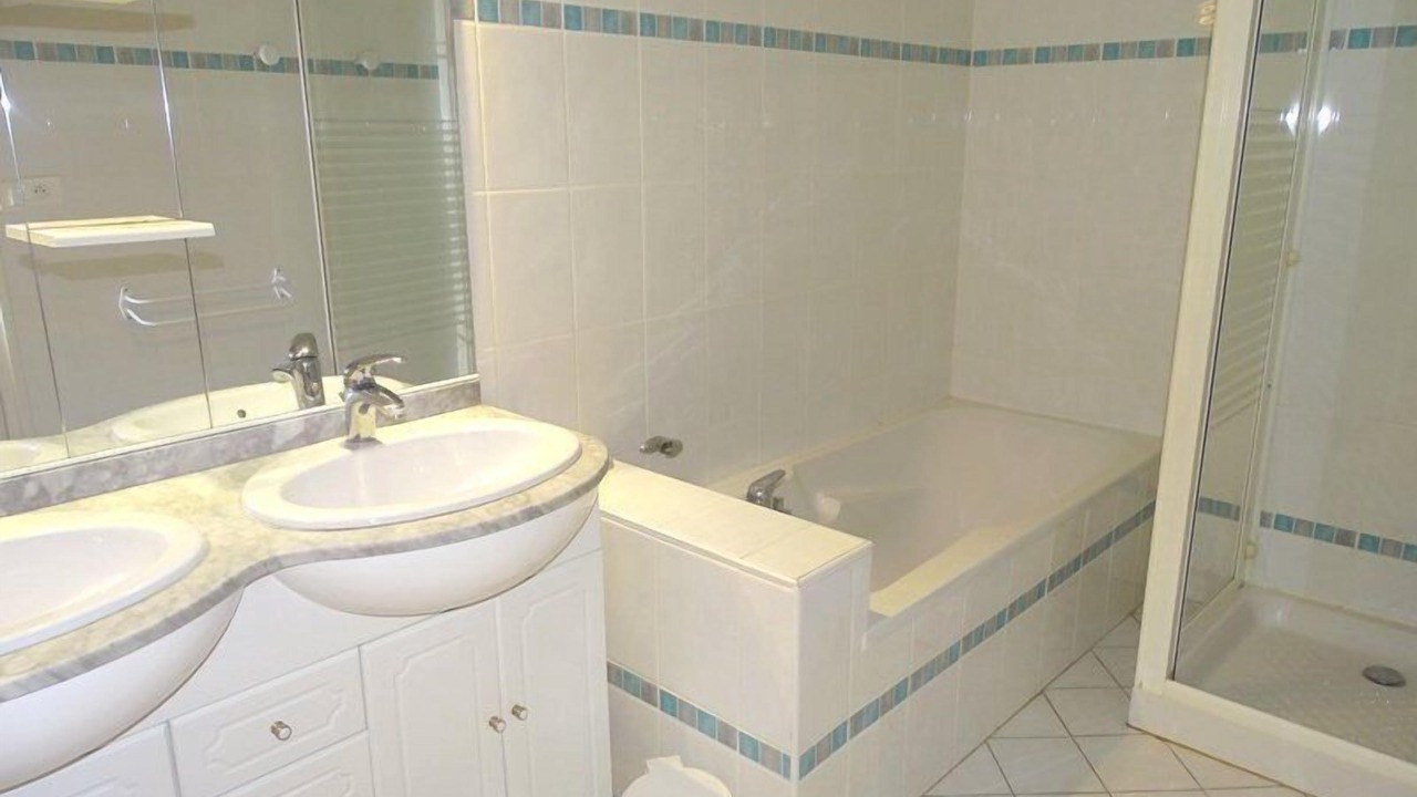 Photo of Bathroom in Puymiclan