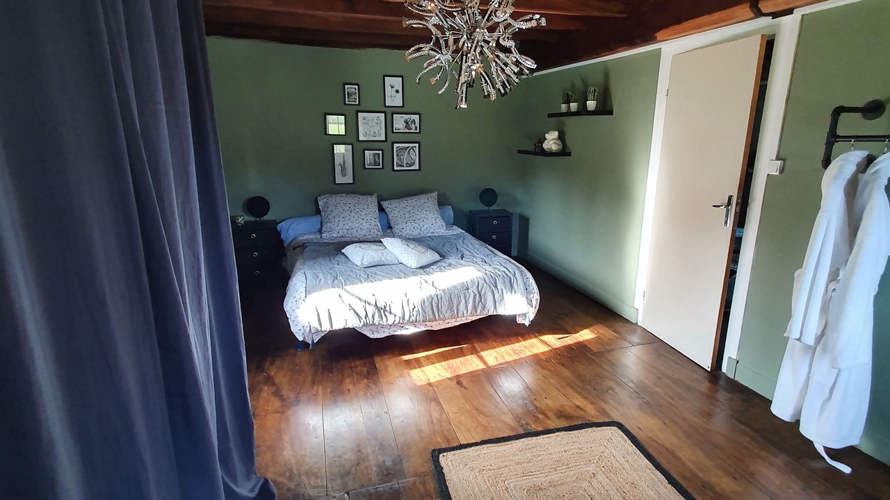 Photo of Bedroom in Issor