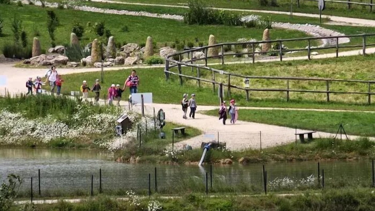 Photo of Others in Dienne