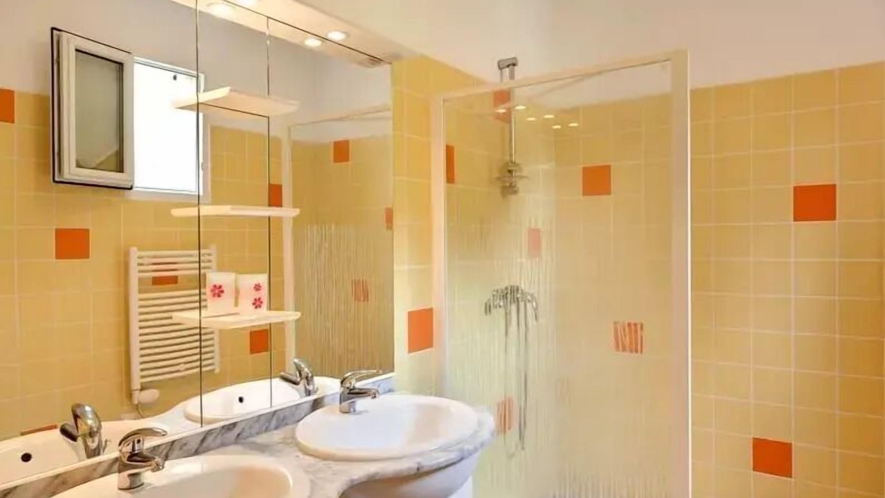Photo of Bathroom in Dienne