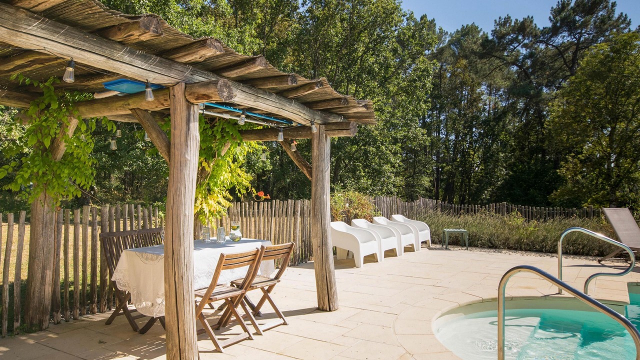 Photo of Outdoor in Issac