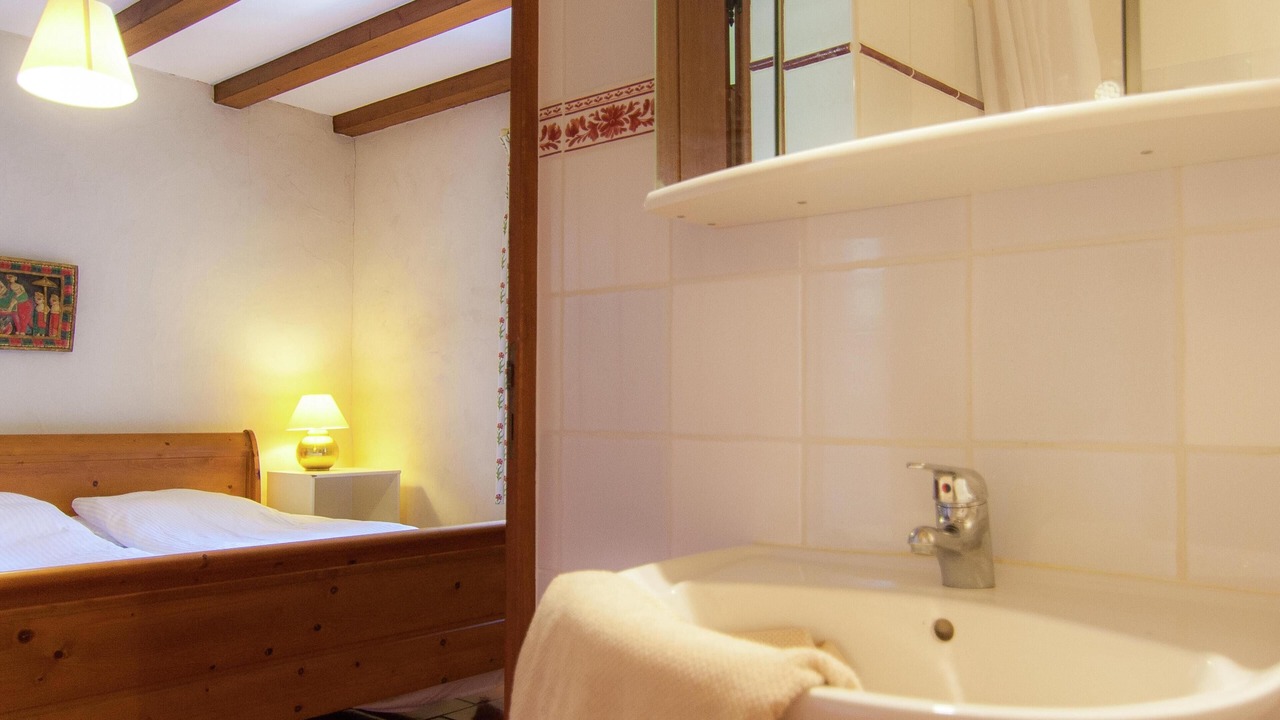Photo of Bathroom in Issac