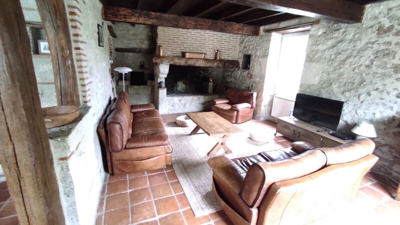 Photo of Livingroom in Sainte-Colombe-en-Bruilhois