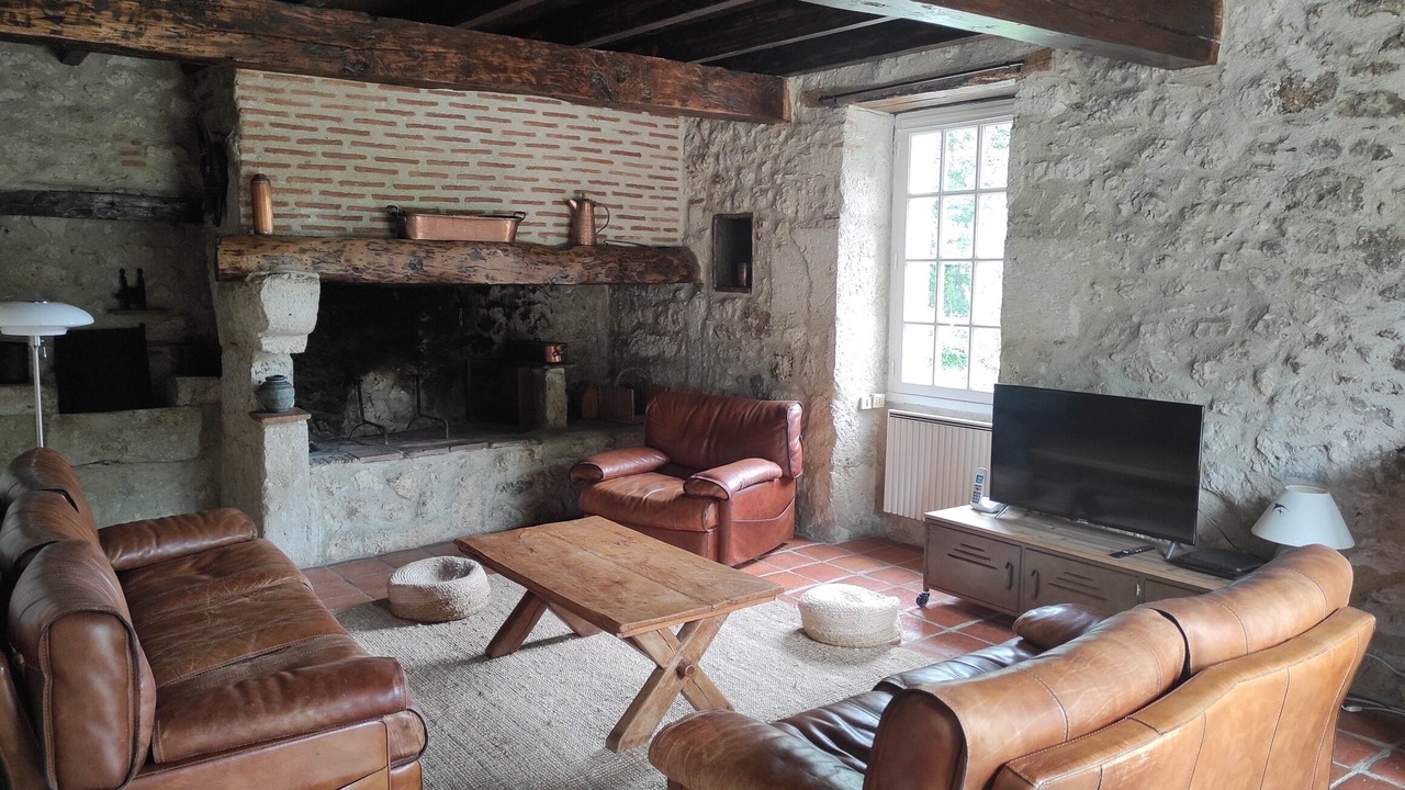 Photo of Livingroom in Sainte-Colombe-en-Bruilhois