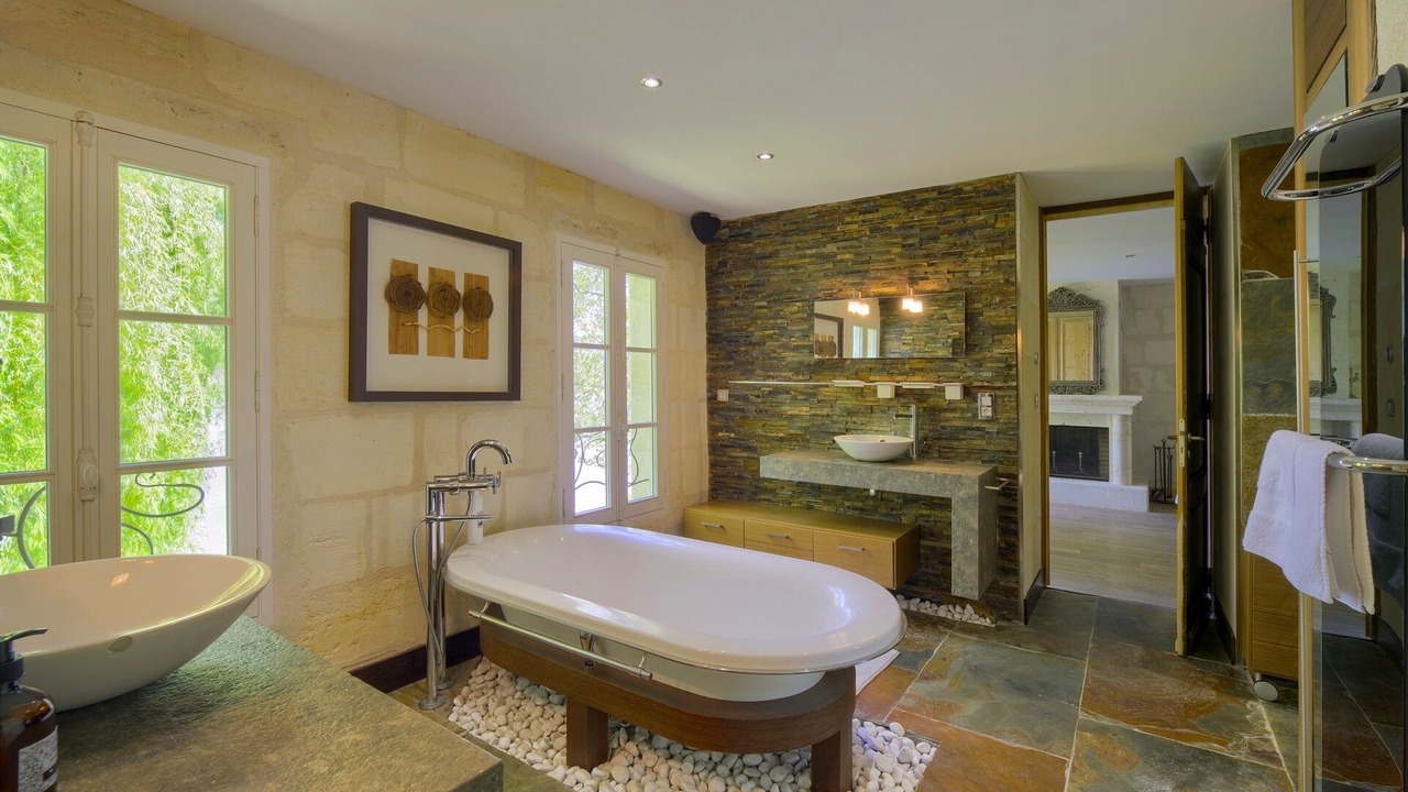 Photo of Bathroom in Saint-Loubes