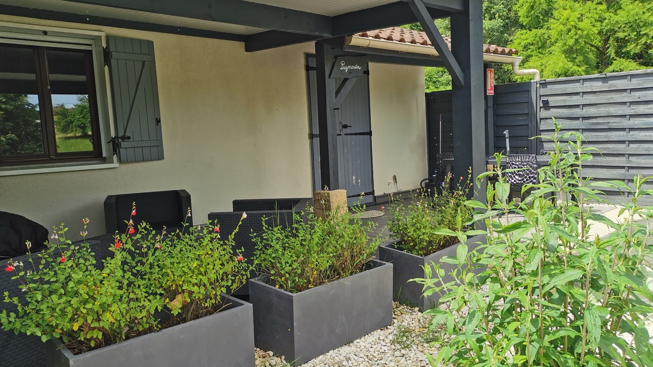 Photo of Patio Balcony in Saint-Crepin-et-Carlucet