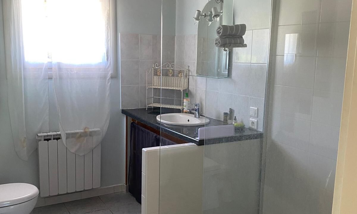 Photo of Bathroom in Villeneuve-de-Duras