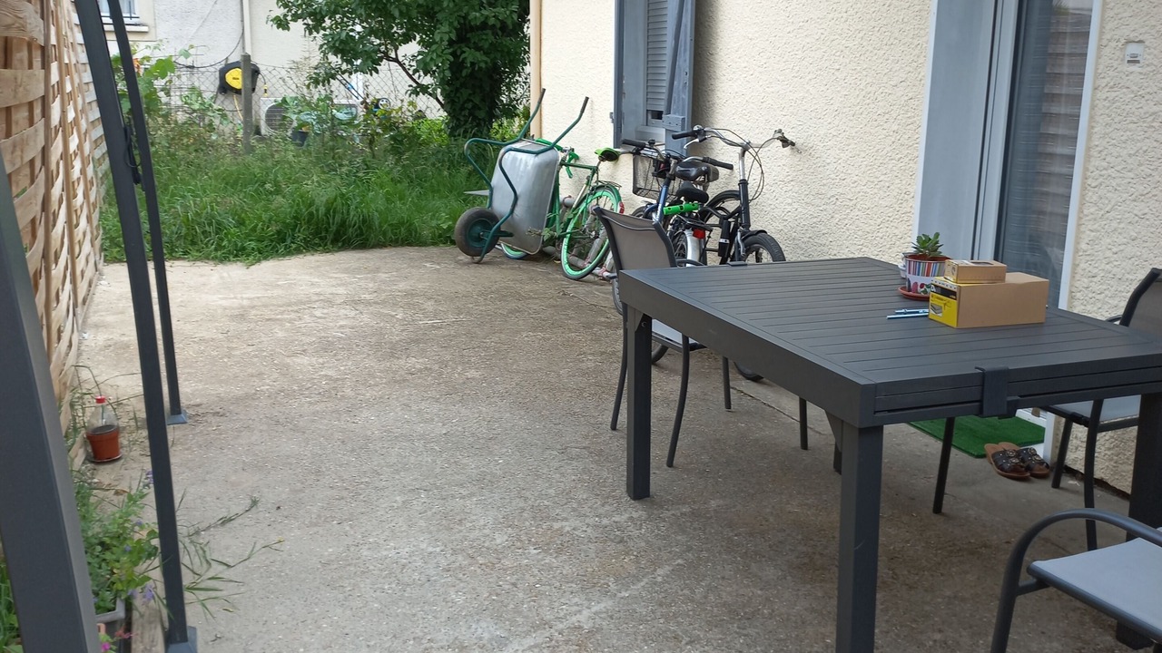 Photo of Outdoor in Cenon