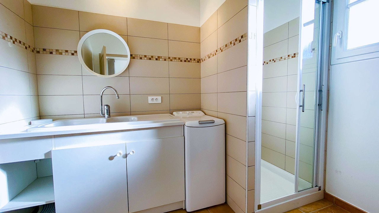 Photo of Bathroom in La Couarde-sur-Mer