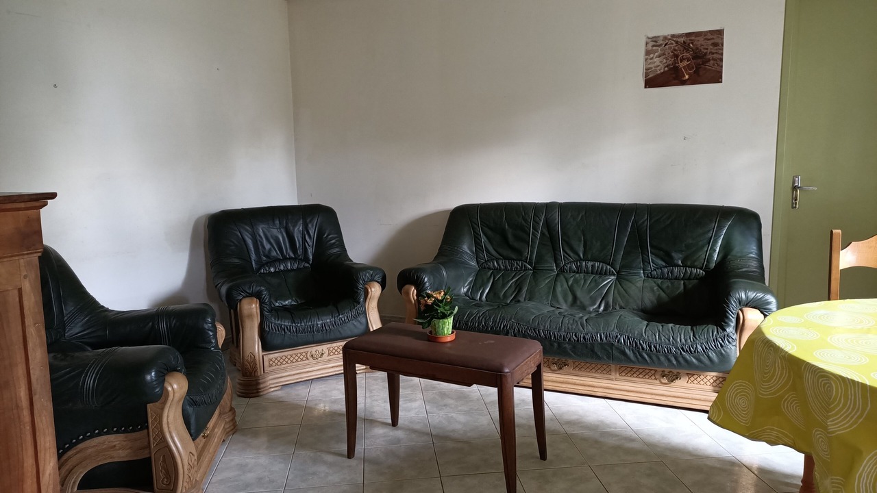 Photo of Livingroom in Saint-Barthelemy-de-Bussiere
