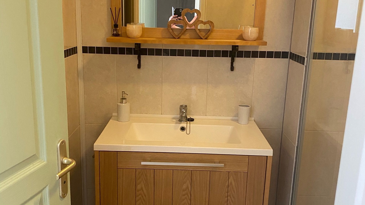 Photo of Bathroom in Saint-Simon-de-Bordes