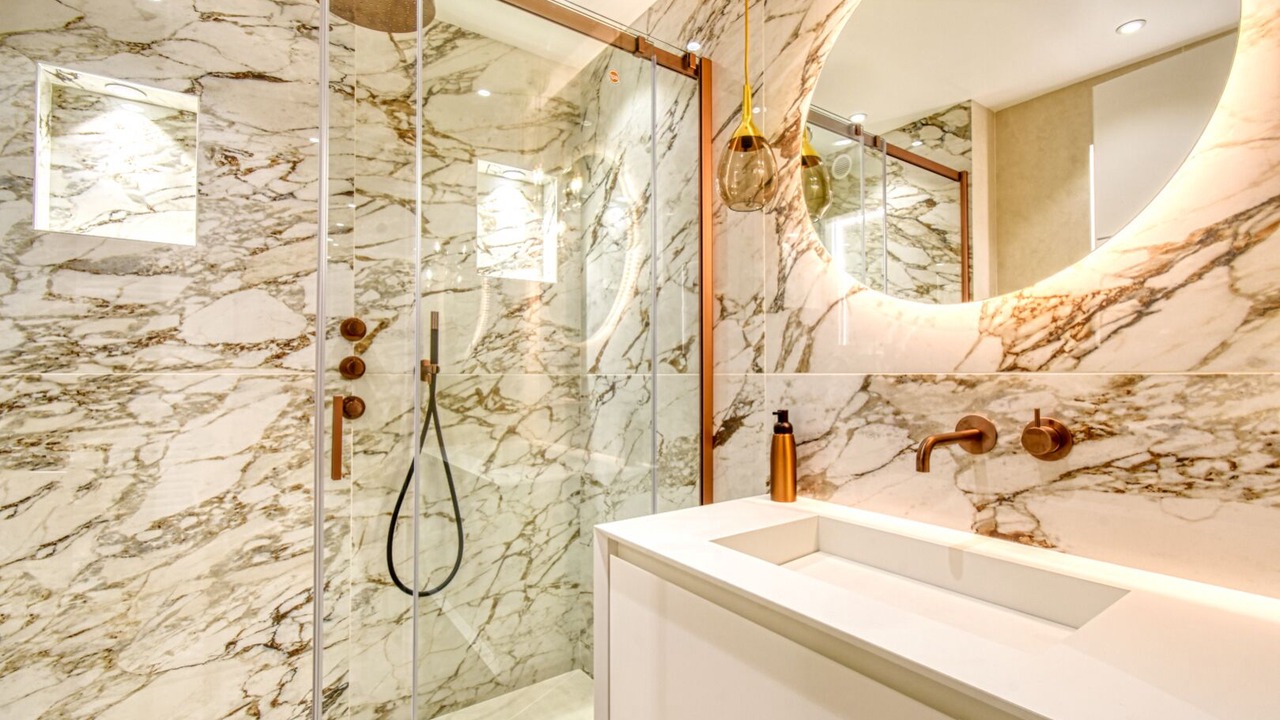 Photo of Bathroom in Cannes City Centre