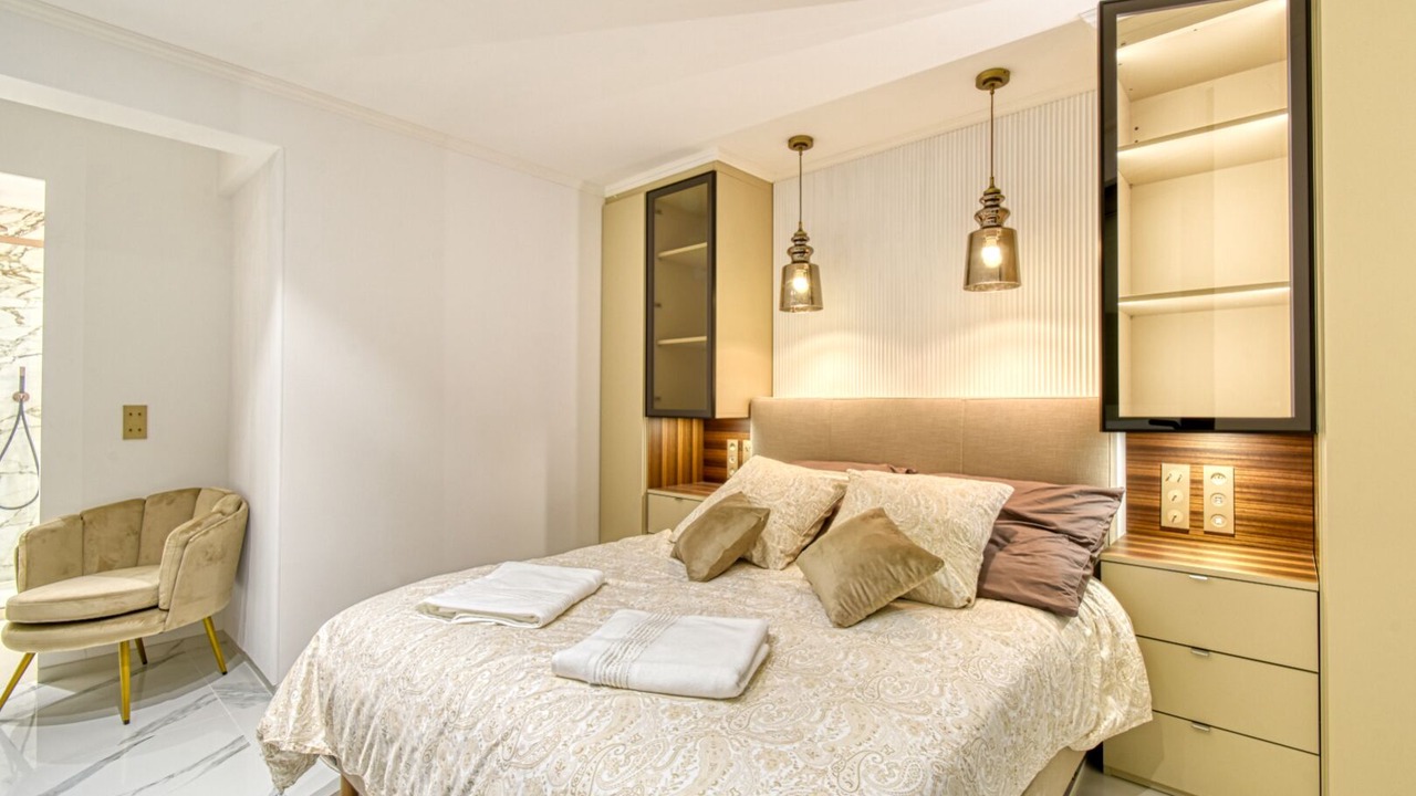 Photo of Bedroom in Cannes City Centre