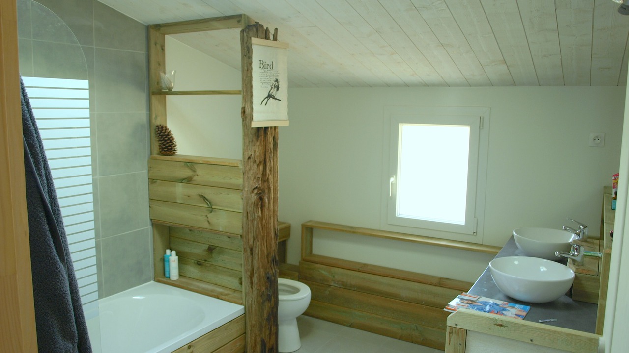 Photo of Bathroom in Grayan-Et-L'Hopital