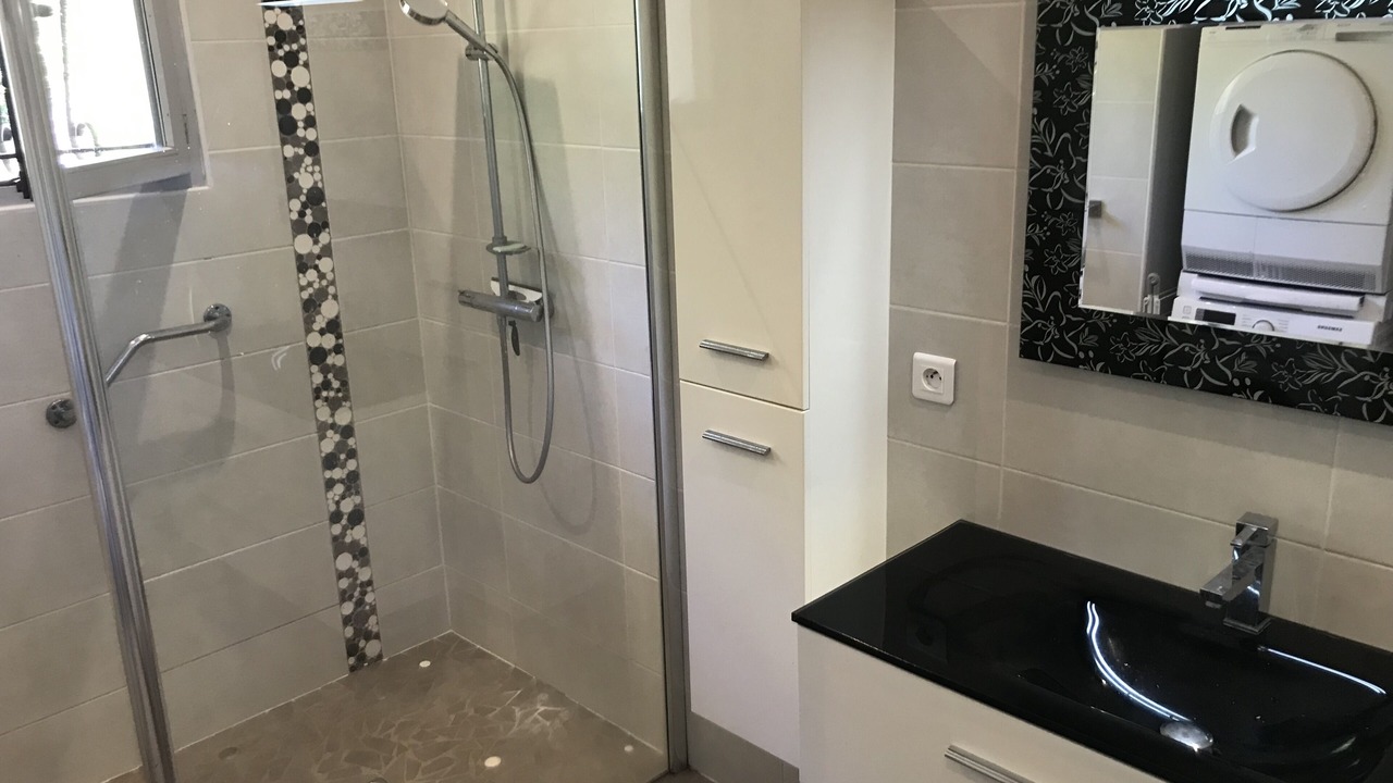 Photo of Bathroom in Gujan-Mestras